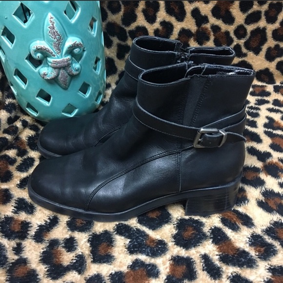 Markon- Black Ankle Boot- Size 7 - Picture 2 of 5